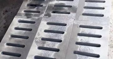 白城 芝麻灰石材沟盖板