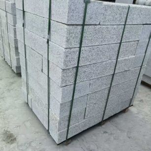 白城 芙蓉白火烧两面路沿石