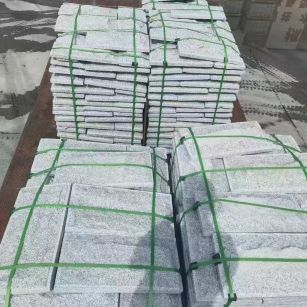 白城 芝麻白蘑菇石装车出货