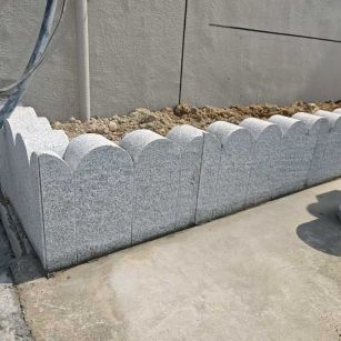 白城 芝麻白花岗岩花边石铺装效果图