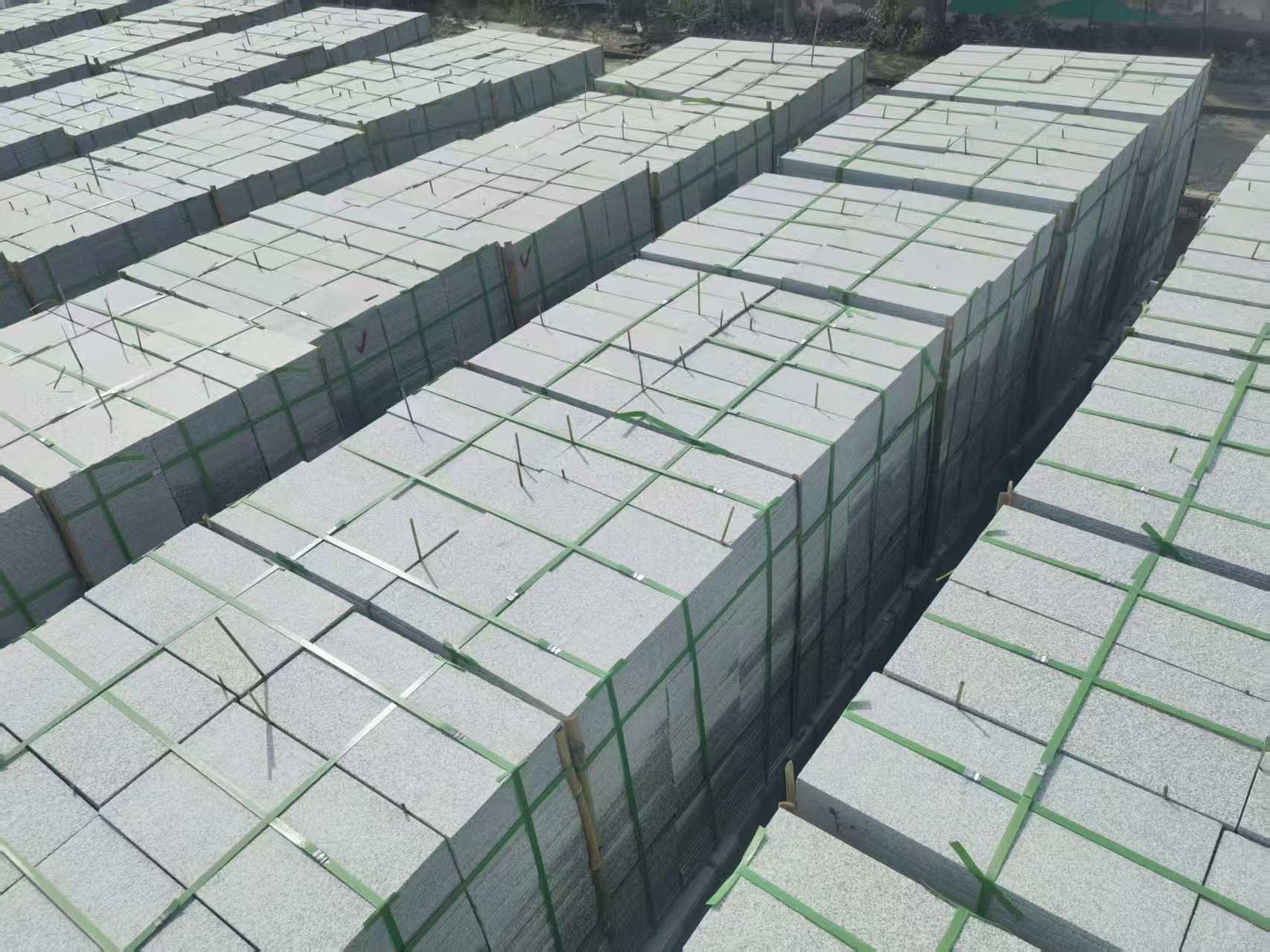 白城 芝麻白1.8公分火烧300*600地铺，清仓大甩卖