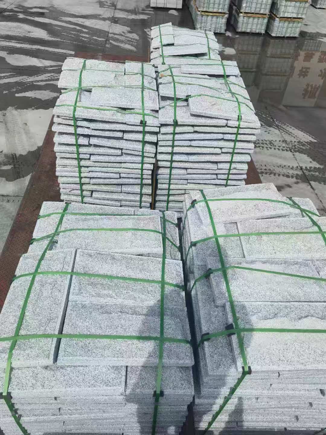 白城 芝麻白蘑菇石装车出货