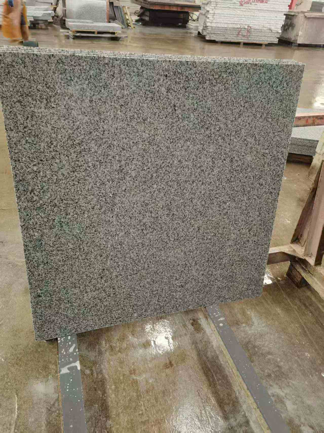 白城 芝麻白光面900*900，高地铁标准