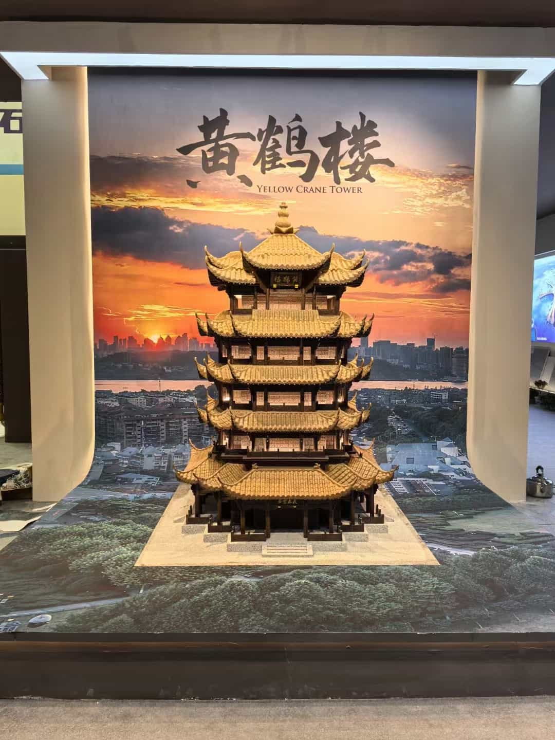 白城仿古石文创作品-黄鹤楼