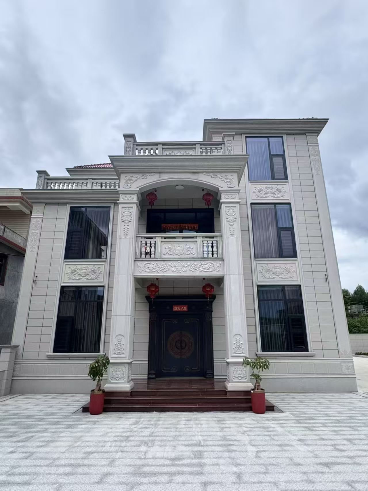 白城 芝麻白石材别墅干挂案例展示