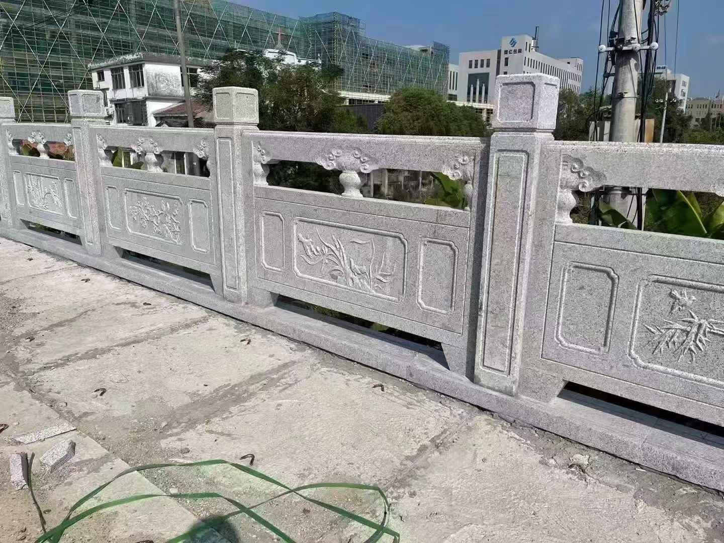 白城 芝麻白栏杆