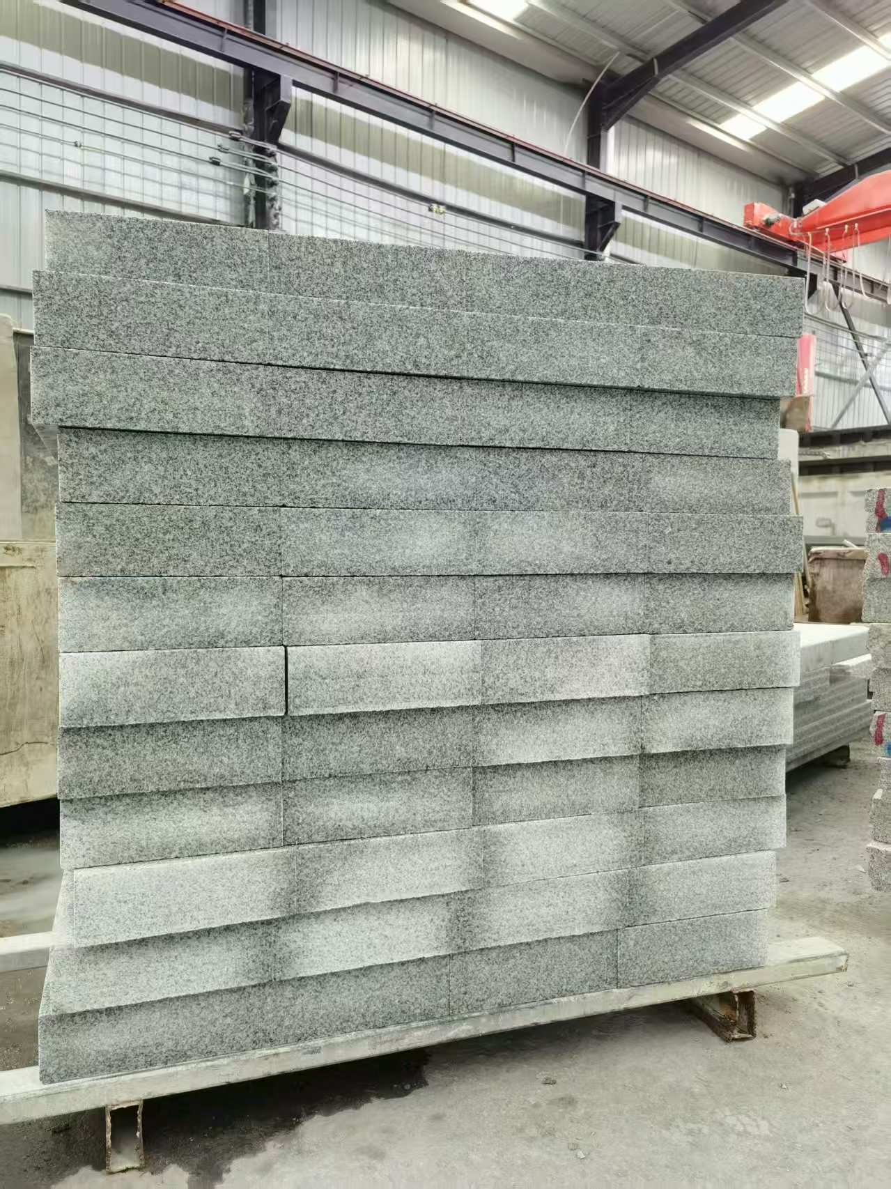 白城 芝麻白10公分300*600广场地铺，A料定制，尺寸标准，厚薄均匀